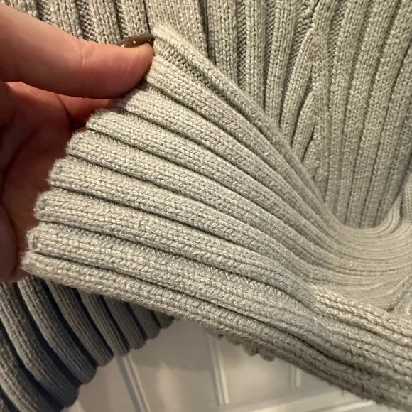 H&M Light Gray Cropped Ribbed Cardigan - Picture 3 of 4